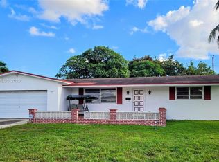 941 SW 64th Pkwy, Pembroke Pines, FL 33023