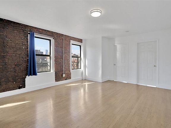 4th image of 209 E 116th St #9