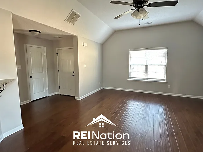 3 bed, 2.0 bath, 1597 sqft, $1,845 — Photo 4