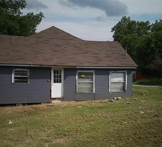1st image of 909 Carter Dr
