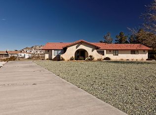 18930 Siskiyou Road Rd, Apple Valley, CA 92307