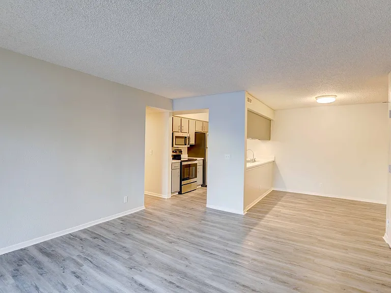Riva Ridge Apartments — Photo 37