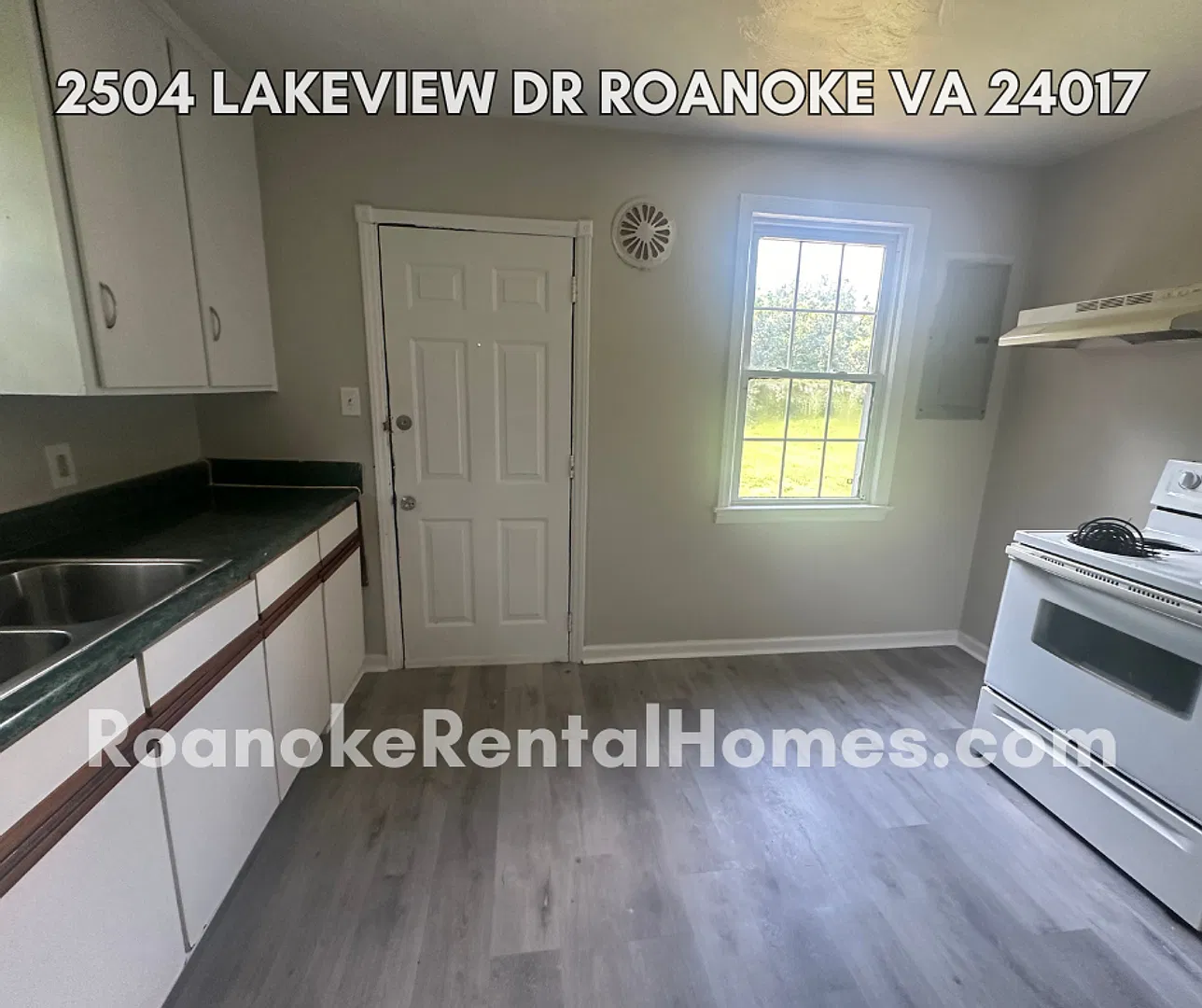 2504 Lakeview Dr Roanoke VA 2bed/1bath $1295 — Photo 2