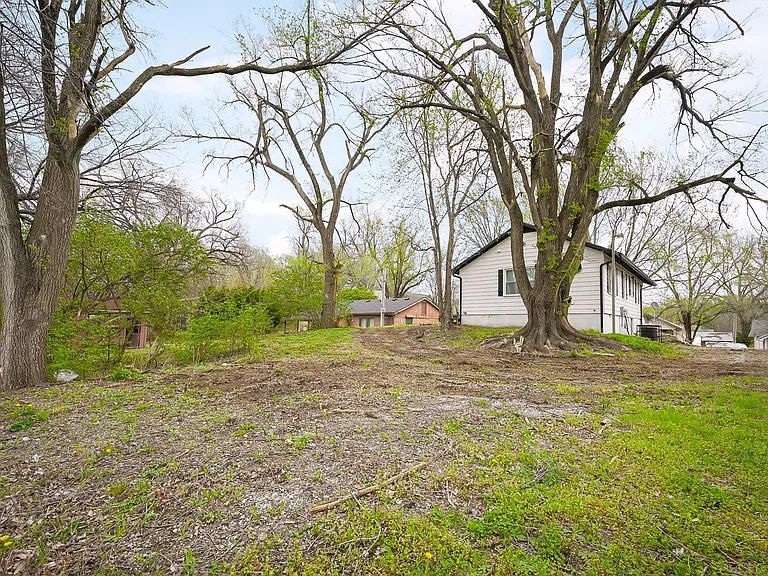 108 N Ditzler Ave — Photo 18
