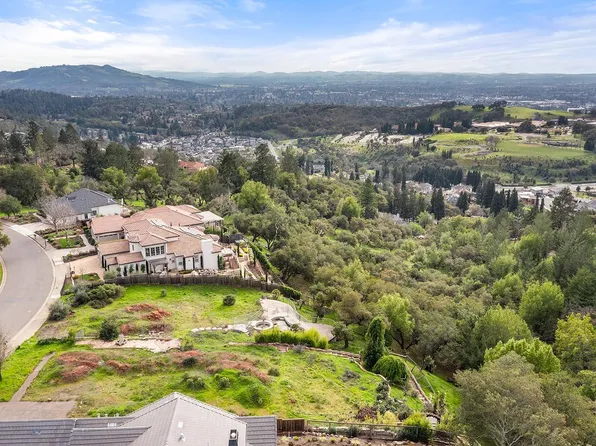 3957 Parker Hill Road, Santa Rosa, CA 95404
