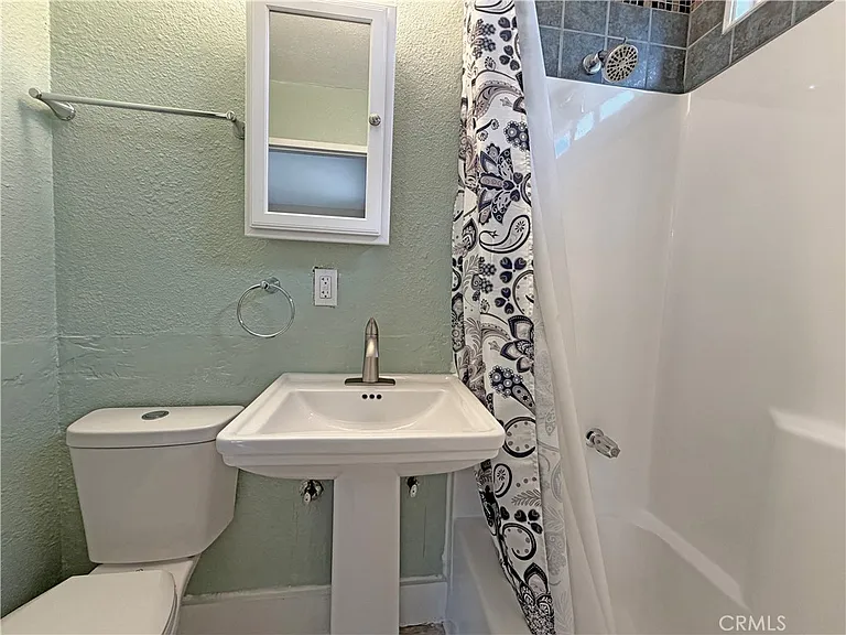 810 Pine St — Photo 12