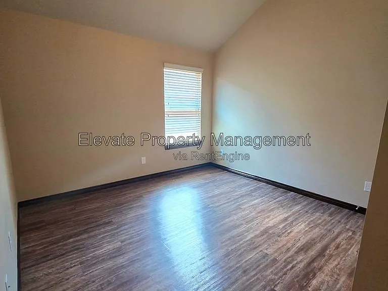 10802 NW 21st St — Photo 14