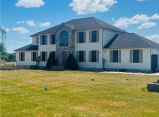 144 Crystal Ter, Mount Bethel, PA 18343
