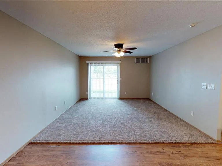 Oakmont Estates — Photo 45