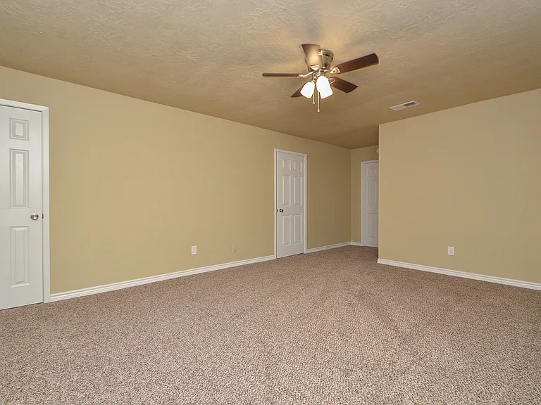 15337 Falmouth Ave — Photo 19