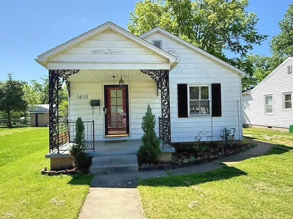 1615 Ravenswood Dr, Evansville, IN 47714