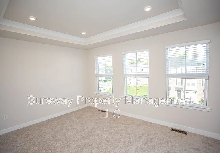8 Foxwood Dr — Photo 23