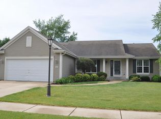 1301 Cardinal Dr, Oconomowoc, WI 53066
