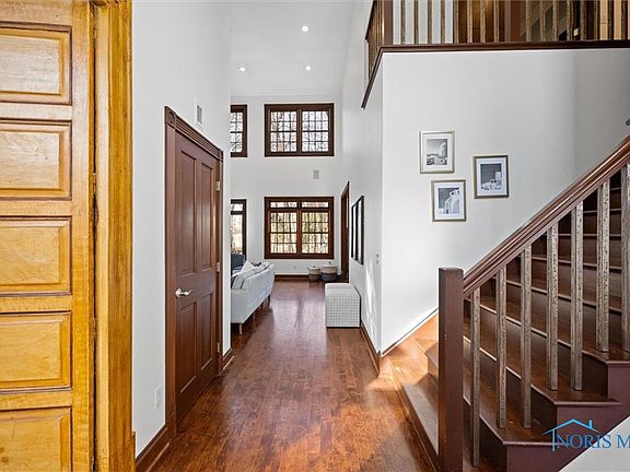 5th image of 30185 Hickory Hill Dr