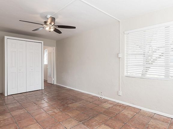 4th image of 113 N Lakeside Dr APT 5