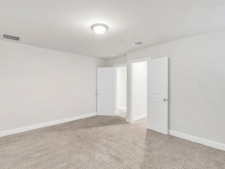 5300 Cipriano Dr — Photo 31