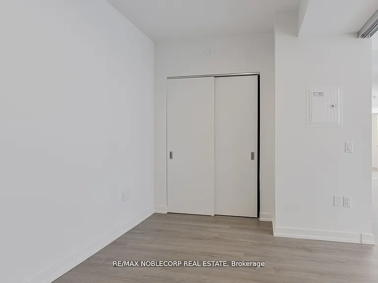 357 King St W #3409 — Photo 12