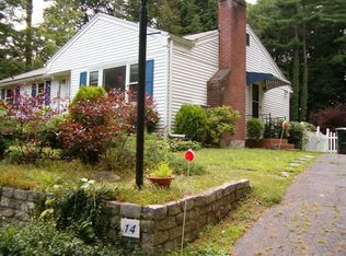 14 Deerwood Dr, Granby, CT 06035