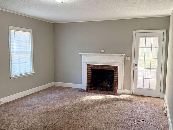 4th image of 203 E Dixie Hwy