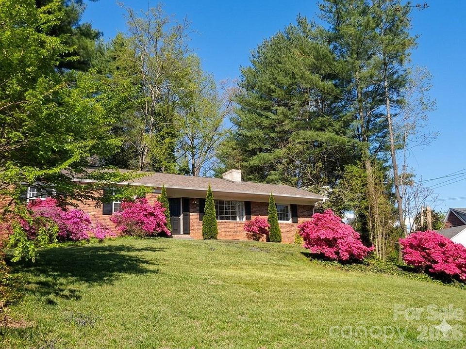 1st image of 1 Clearbrook Rd