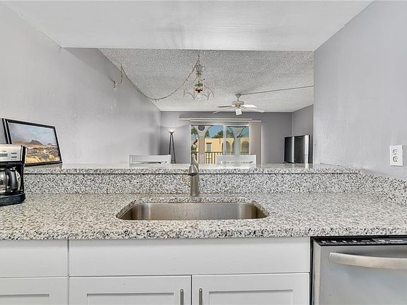 4th image of 835 18th St