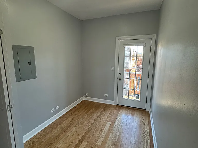 1340 W Irving Park Rd #3 — Photo 12