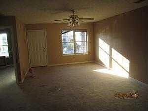 4th image of 1045-1047 Pinoak Dr