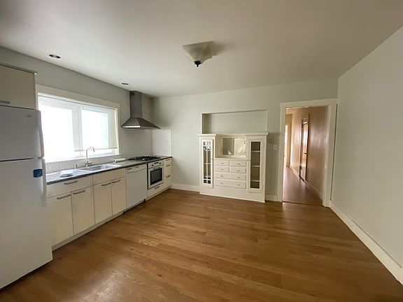 2nd image of 1424-1426 Alcatraz Ave