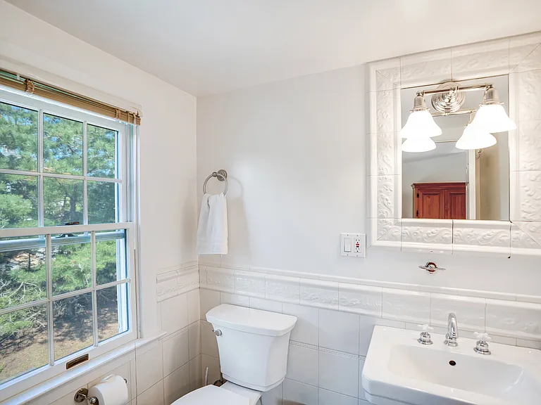 72 Marine Blvd — Photo 22