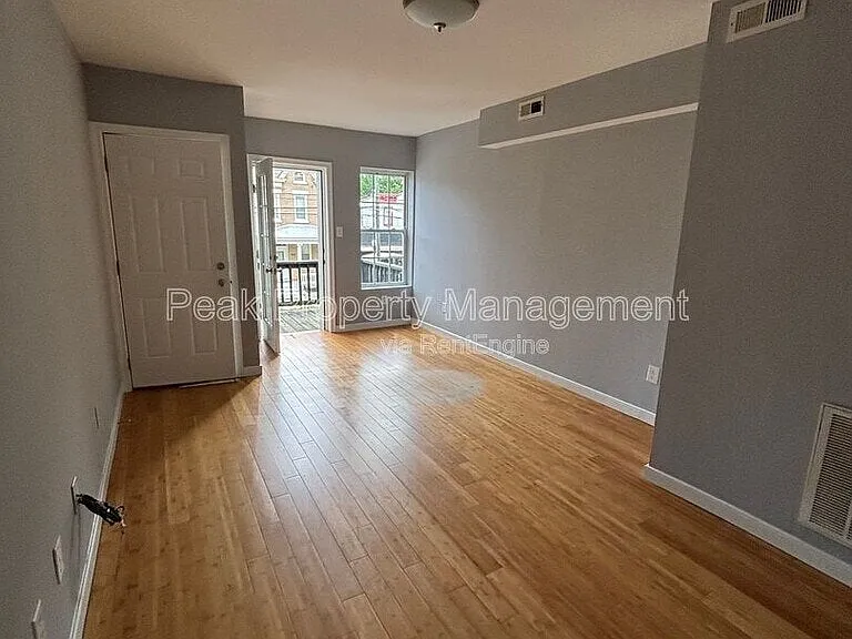2121 W Cary St #C — Photo 6