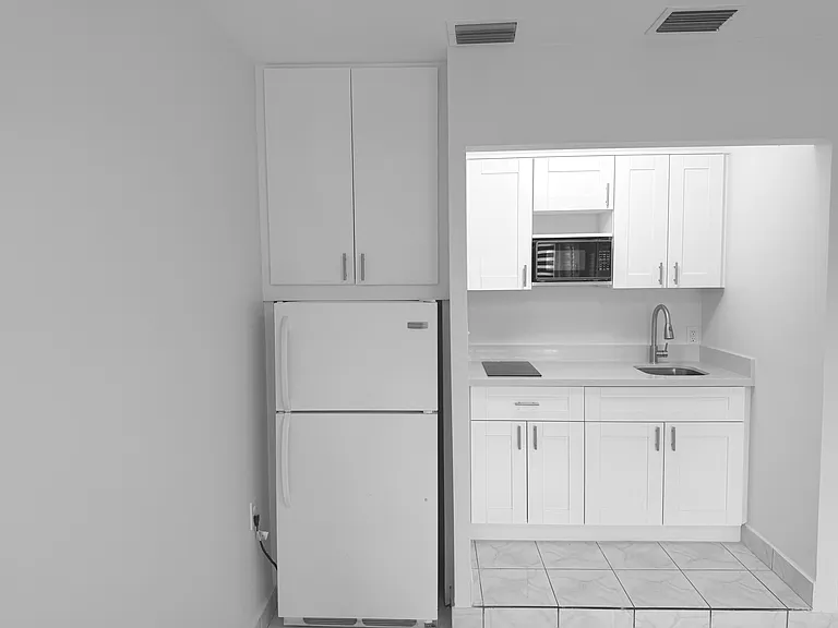 82 SW 132nd Ct — Photo 6