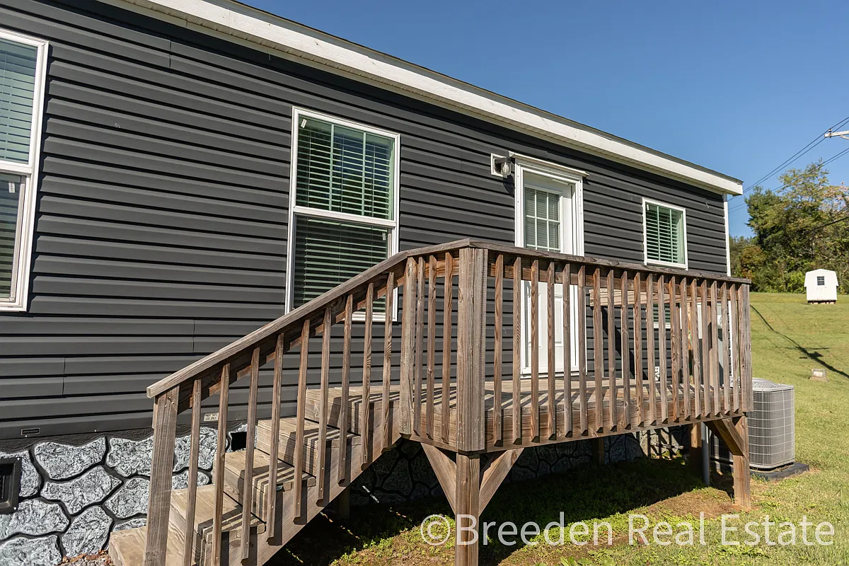 1760 Peaceful Ln — Photo 3