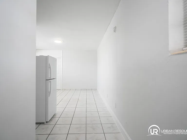1940 Bay Dr #6 — Photo 9