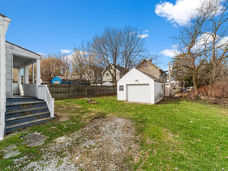 1314 Cove Ave — Photo 2