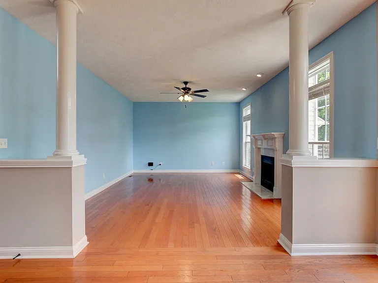 716 Cavalier Dr — Photo 41