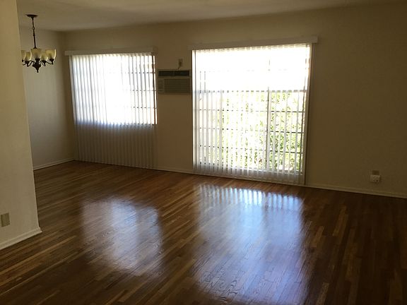 2nd image of 4464 Hazeltine Ave APT 11A