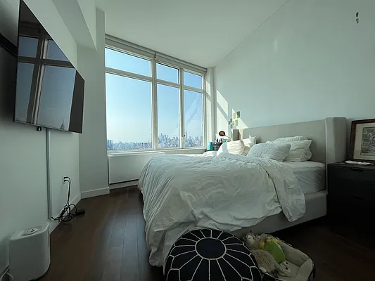 Rented by Corcoran | media 25