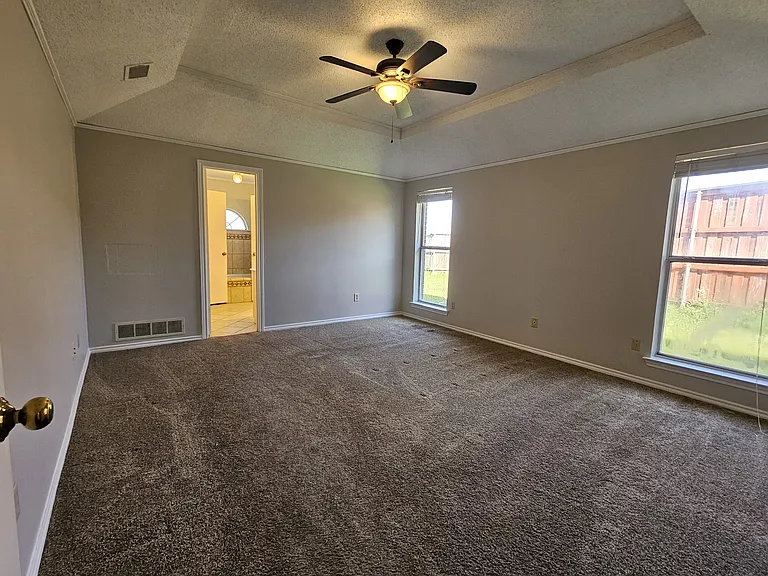 517 Vicki Ln — Photo 8