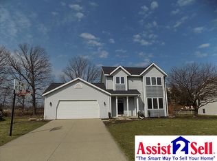 8455 N Maple Ct, Zeeland, MI 49464