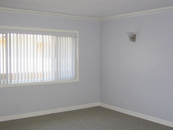 1133 Camp - Living Room