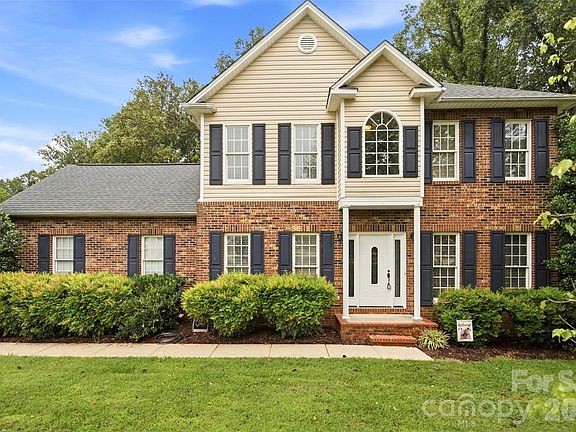 2nd image of 2591 Chandy St