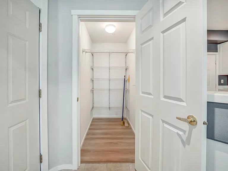 4319 NE 5th Ct — Photo 15