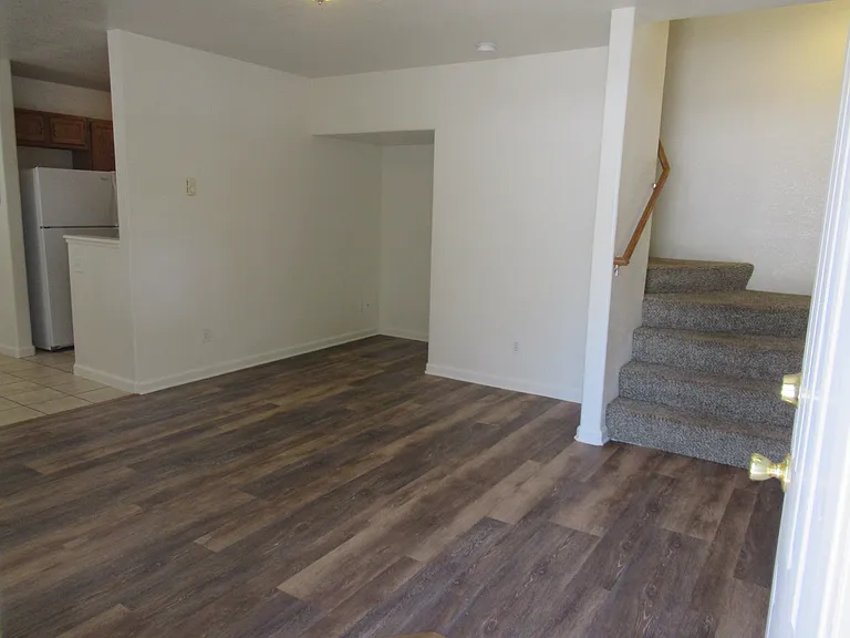 425 E 6th Ave #4 — Photo 4