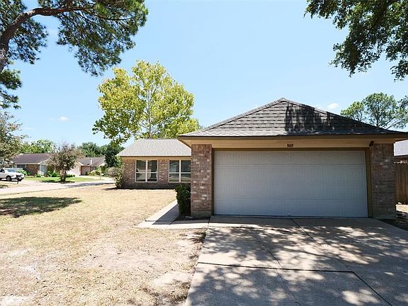 2nd image of 907 Golden West Dr