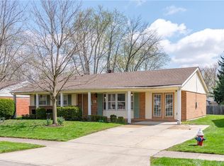 19 Laurelgrove Dr, Englewood, OH 45322