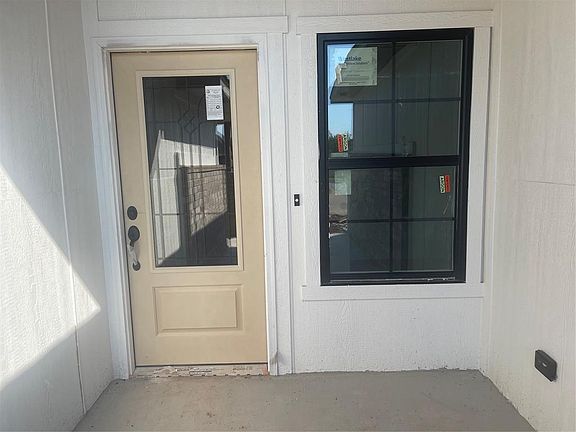 4th image of 2320 Creekview Trl