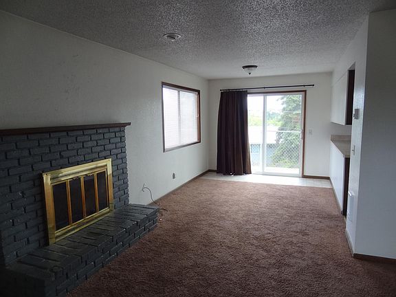 5th image of 215 NW Coryell Ct APT 3