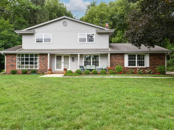 836 Hawks Hollow, Delafield, WI 53018