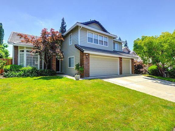 3rd image of 2249 Banbury Cir