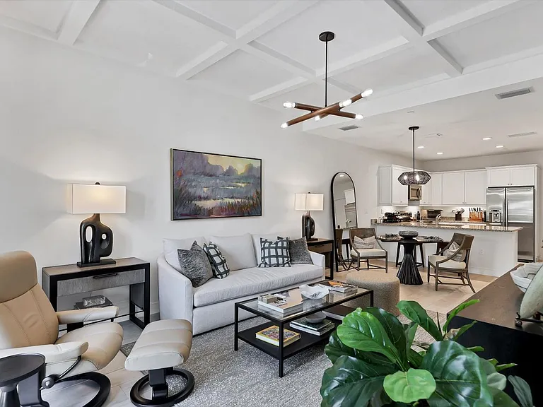 525 N Orange Ave #204 — Photo 6